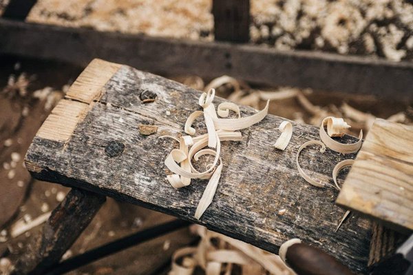 Où trouver des ateliers de sculpture sur bois traditionnels au Japon ?